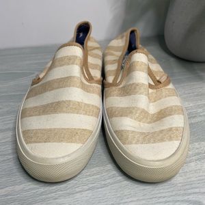 NEW - Vans Waterproof Slip Ons Size 6